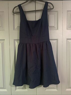 Classic Navy Sleeveless Fit-and-Flare Dress size Large with pockets